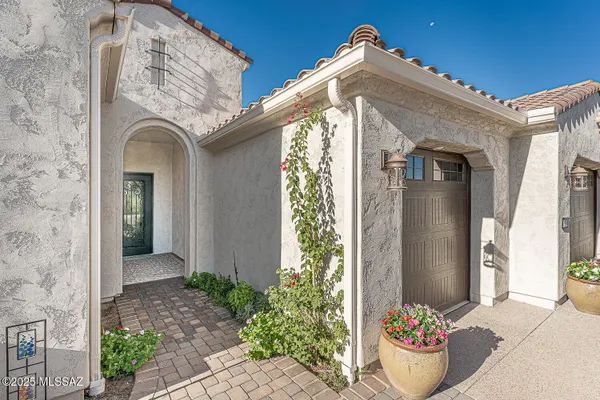 Property Slideshow image 2 of 43 | 2230 e thunder bluff dr, Green Valley, AZ, 85614