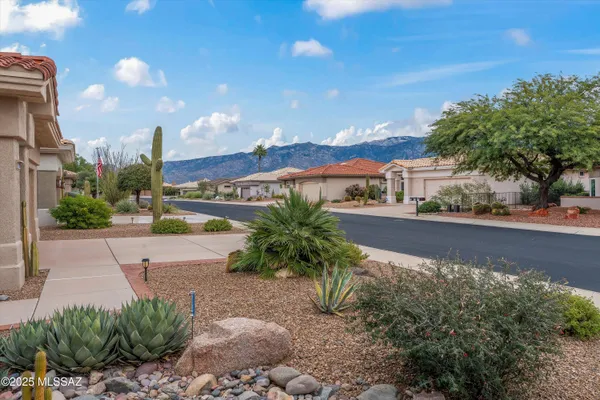 Property Slideshow image 2 of 38 | 1783 e anza way, Oro Valley, AZ, 85755