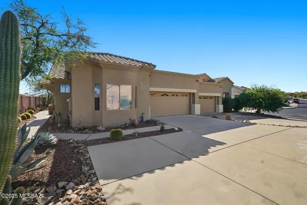 Property Slideshow image 3 of 43 | 660 n cedar bend ave, Green Valley, AZ, 85614