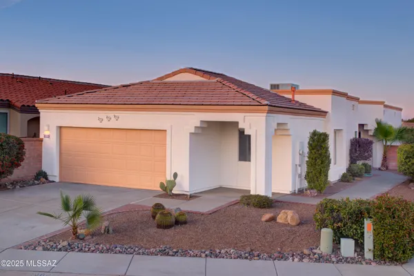 Property Slideshow image 2 of 36 | 1964 w calle estio, Green Valley, AZ, 85622