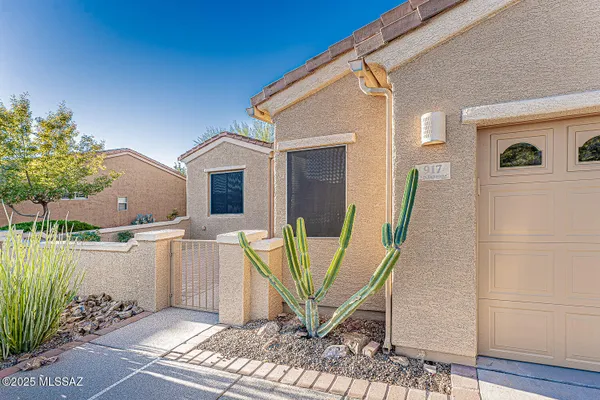 Property Slideshow image 3 of 49 | 917 w bosch dr, Green Valley, AZ, 85614