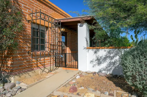 Property Slideshow image 3 of 31 | 222 s paseo quinta a, Green Valley, AZ, 85614