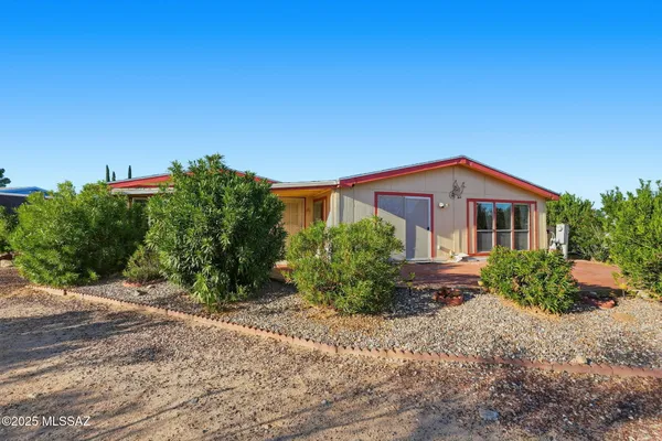 Property Slideshow image 2 of 35 | 155 w pinon dr, Green Valley, AZ, 85614