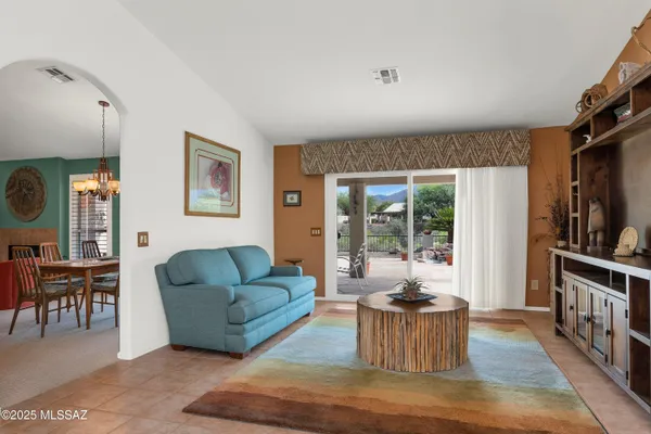 Property Slideshow image 3 of 43 | 37613 s canyon side dr, Saddlebrooke, AZ, 85739