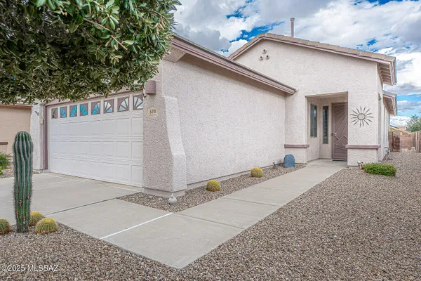 Property Slideshow image 2 of 49 | 570 n tunitcha dr, Green Valley, AZ, 85614