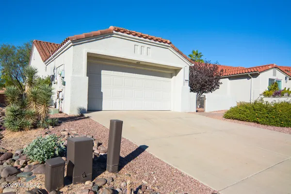 Property Slideshow image 3 of 31 | 13941 n willow bend dr, Oro Valley, AZ, 85755