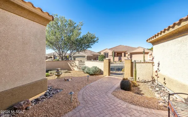 Property Slideshow image 3 of 49 | 5117 w desert eagle cir, Marana, AZ, 85658