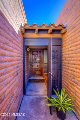 Property Slideshow image 3 of 22 | 1714 w dalehaven cir, Tucson, AZ, 85704