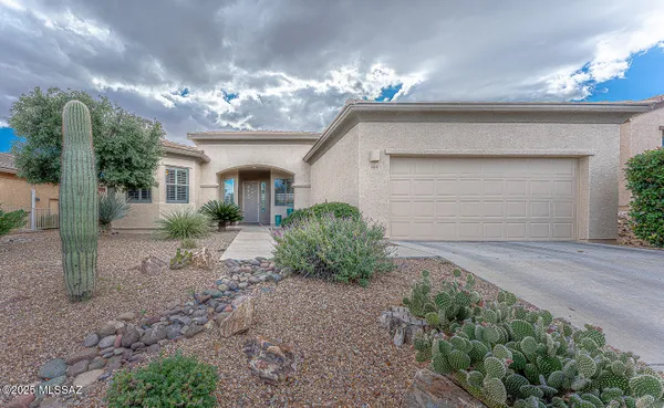 Property Slideshow image 3 of 49 | 899 w calle artistica, Green Valley, AZ, 85614