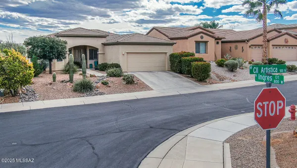 Property Slideshow image 2 of 49 | 899 w calle artistica, Green Valley, AZ, 85614