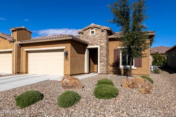 Property Slideshow image 2 of 36 | 61370 e flint dr, Oracle, AZ, 85623