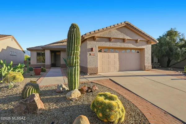 Property Slideshow image 3 of 50 | 4751 s longmore dr, Green Valley, AZ, 85622