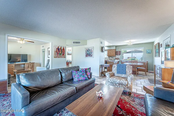 Property Slideshow image 3 of 51 | 135 e verde vis, Green Valley, AZ, 85614