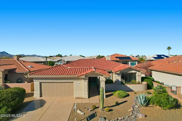 Property Slideshow image 2 of 50 | 14617 n desert rock dr, Oro Valley, AZ, 85755