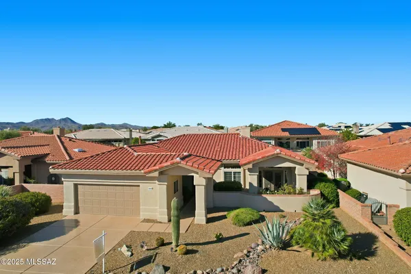 Property Slideshow image 3 of 48 | 14617 n desert rock dr, Oro Valley, AZ, 85755