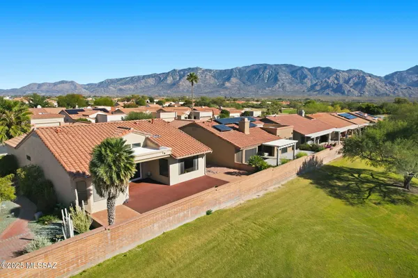 Property Slideshow image 2 of 48 | 14277 n copperstone dr, Oro Valley, AZ, 85755