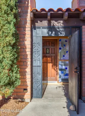 Property Slideshow image 3 of 42 | 1961 w ashbrook dr, Tucson, AZ, 85704