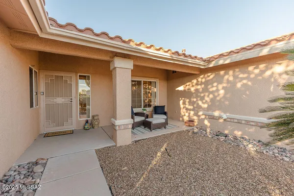 Property Slideshow image 3 of 34 | 1329 e royal ridge dr, Oro Valley, AZ, 85755