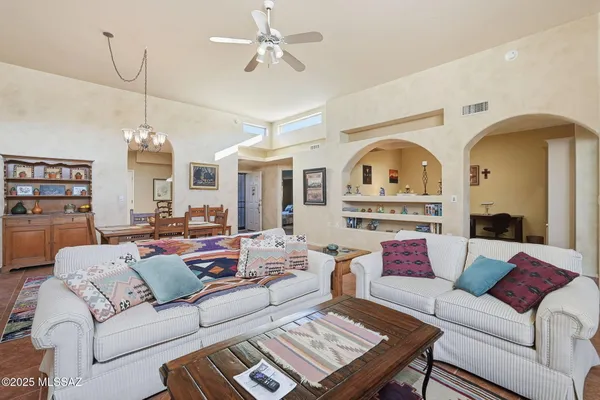 Property Slideshow image 2 of 44 | 575 w via rosaldo, Green Valley, AZ, 85614