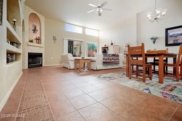 Property Slideshow image 3 of 44 | 575 w via rosaldo, Green Valley, AZ, 85614