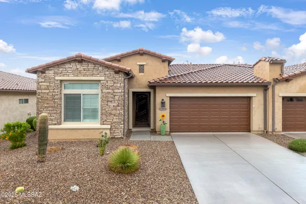 Property Slideshow image 2 of 43 | 62896 e thunder rock dr, Tucson, AZ, 85739