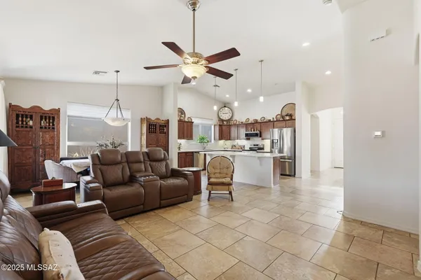 Property Slideshow image 3 of 29 | 656 w shadow wood st, Green Valley, AZ, 85614