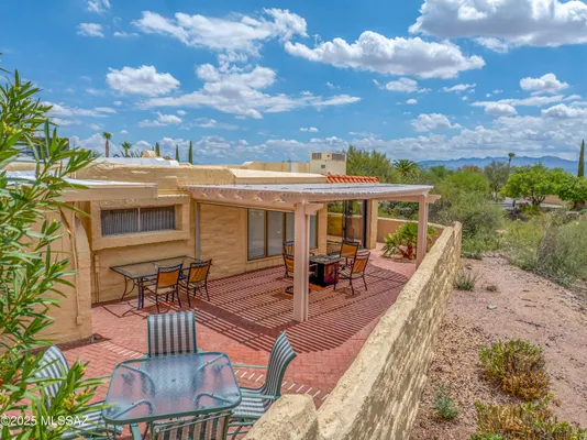 Property Slideshow image 2 of 49 | 1101 w circulo del norte, Green Valley, AZ, 85614