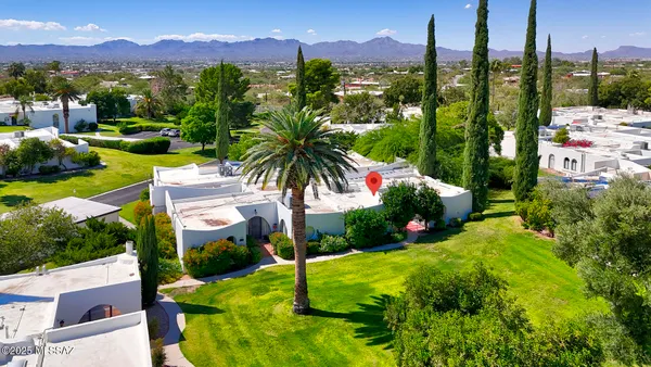 Property Slideshow image 3 of 32 | 670 w roller coaster rd, Tucson, AZ, 85704