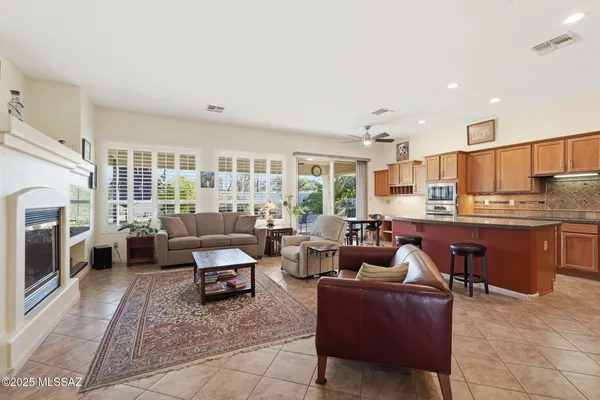 Property Slideshow image 3 of 12 | 2506 e bluejay bluff ln, Green Valley, AZ, 85614