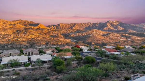 Property Slideshow image 3 of 50 | 37721 s desert sun dr, Saddlebrooke, AZ, 85739