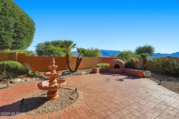 Property Slideshow image 2 of 45 | 37303 s vista park dr, Saddlebrooke, AZ, 85739