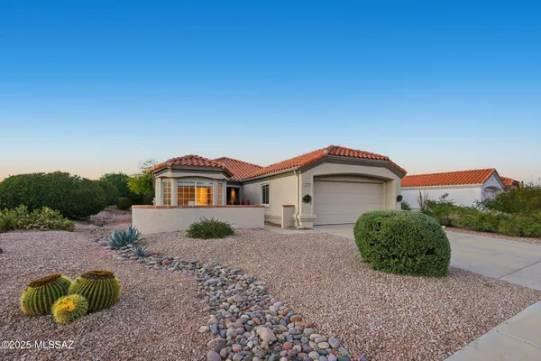 Property Slideshow image 2 of 44 | 13941 n trade winds way, Oro Valley, AZ, 85755