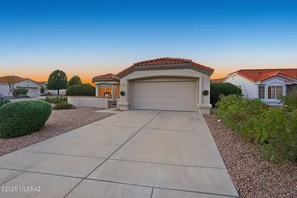 Property Slideshow image 3 of 44 | 13941 n trade winds way, Oro Valley, AZ, 85755