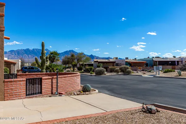 Property Slideshow image 3 of 36 | 1306 w camino lucientes, Green Valley, AZ, 85622