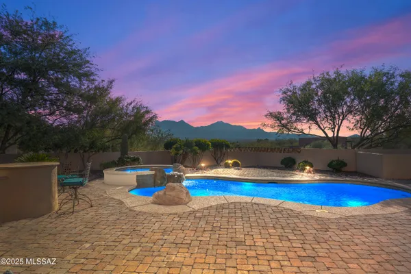 Property Slideshow image 2 of 50 | 655 w placita quieta, Green Valley, AZ, 85622