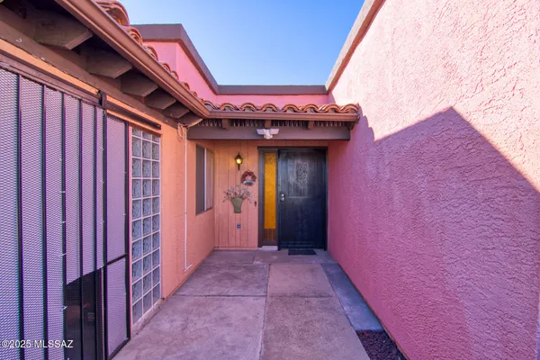 Property Slideshow image 2 of 22 | 310 e paseo verde, Green Valley, AZ, 85614