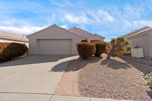 Property Slideshow image 2 of 26 | 333 w continental vista pl, Green Valley, AZ, 85614