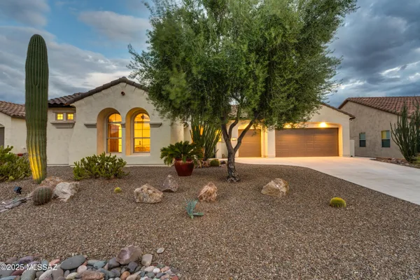 Property Slideshow image 3 of 50 | 2198 e madera plateau dr, Green Valley, AZ, 85614