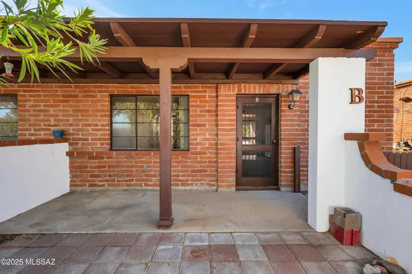 Property Slideshow image 3 of 22 | 341 w camino penasco b, Green Valley, AZ, 85614