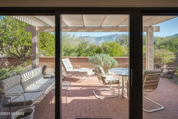 Property Slideshow image 2 of 42 | 14032 n green tree dr, Oro Valley, AZ, 85755