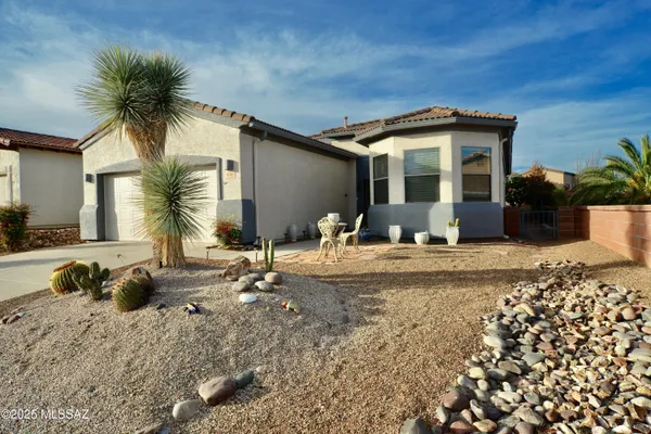 Property Slideshow image 2 of 43 | 938 w ashworth rd, Green Valley, AZ, 85614