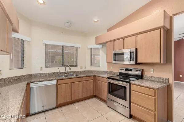 Property Slideshow image 3 of 30 | 4792 s meadow ridge dr, Green Valley, AZ, 85622