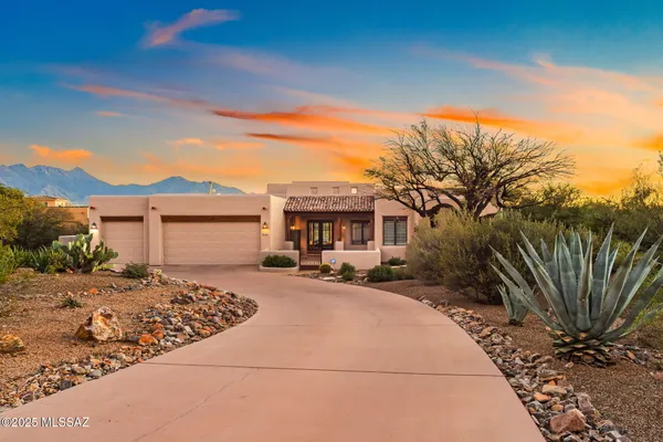 Property Slideshow image 2 of 51 | 1022 e cave canyon pl, Green Valley, AZ, 85614