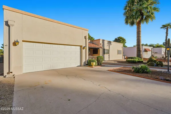 Property Slideshow image 2 of 38 | 1222 n paseo del cervato, Green Valley, AZ, 85614