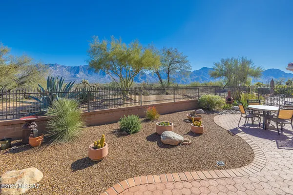 Property Slideshow image 3 of 44 | 14508 n lost arrow dr, Oro Valley, AZ, 85755