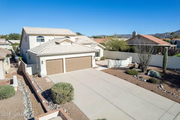 Property Slideshow image 2 of 50 | 65060 e canyon dr, Saddlebrooke, AZ, 85739