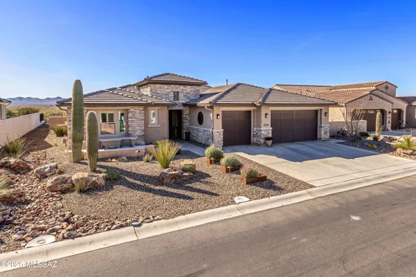 Property Slideshow image 2 of 49 | 32732 s cattle trl, Oracle, AZ, 85623