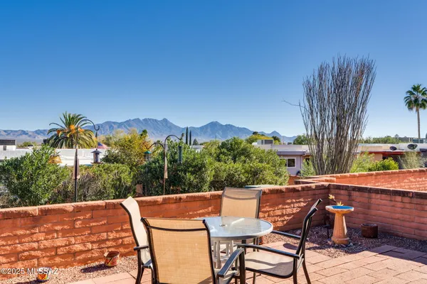 Property Slideshow image 2 of 51 | 230 n camino del vate, Green Valley, AZ, 85614