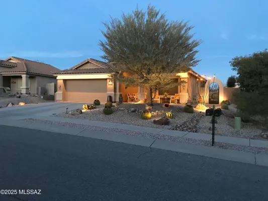 Property Slideshow image 2 of 44 | 1560 n rio la junta, Green Valley, AZ, 85614