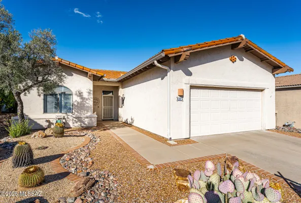 Property Slideshow image 2 of 42 | 948 w ashworth rd, Green Valley, AZ, 85614